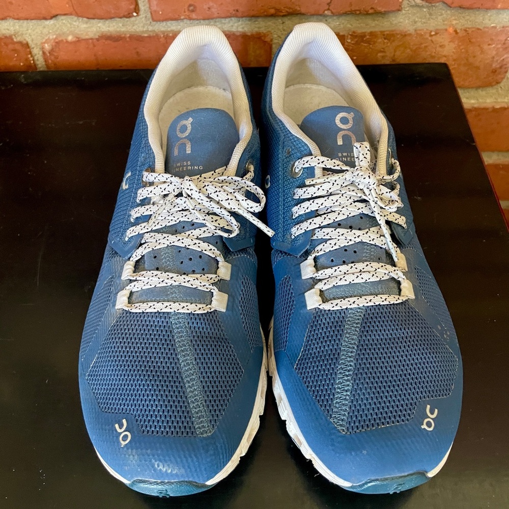 On Cloud 5 Running Shoes Trainers